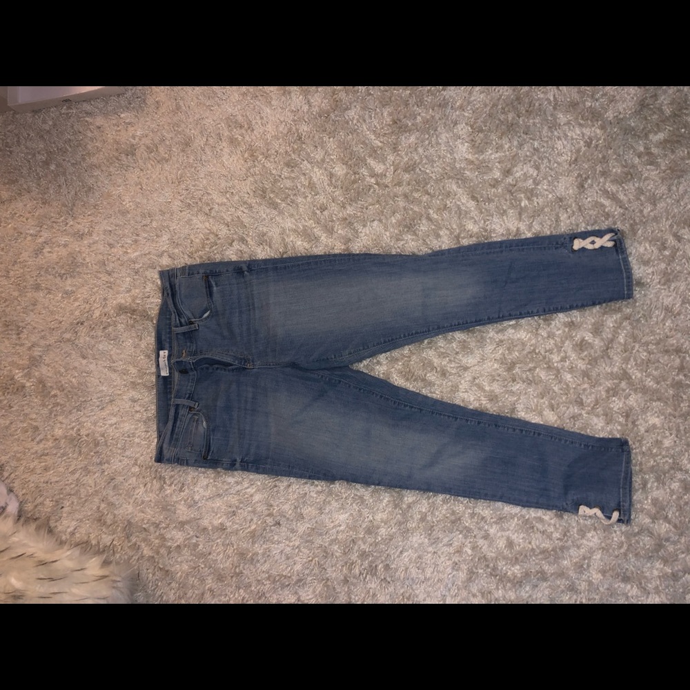 Loft Skinny Jeans with white tie at the ankle :)